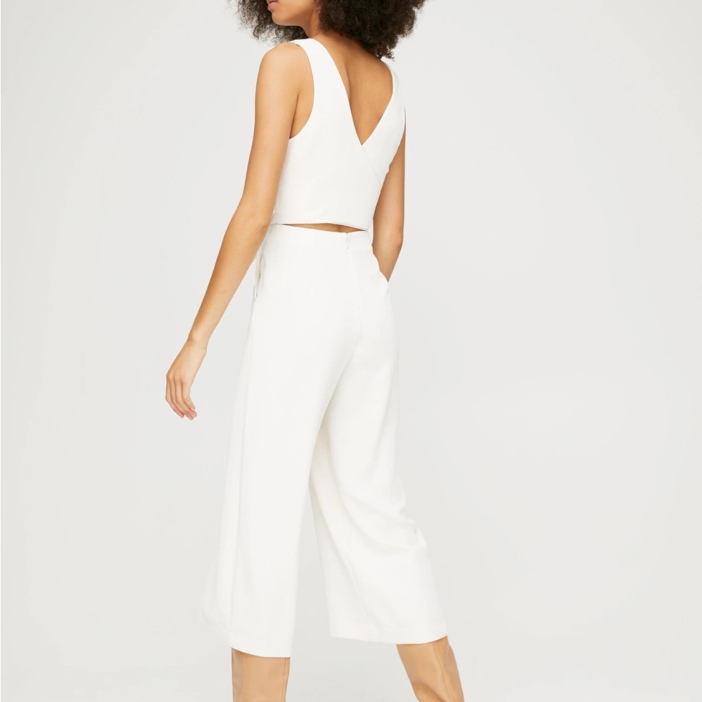 NWOT Aritzia Wilfred Ecoulement V-Neck Jumpsuit Size 2 Ivory - Picture 3 of 3